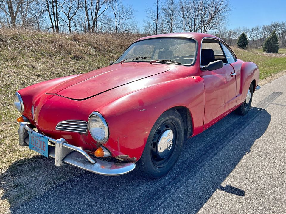 Front quarter view of a 1969 Volkswagen Karmann Ghia